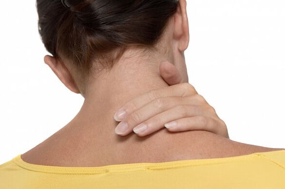nyeri leher sebagai gejala osteochondrosis serviks