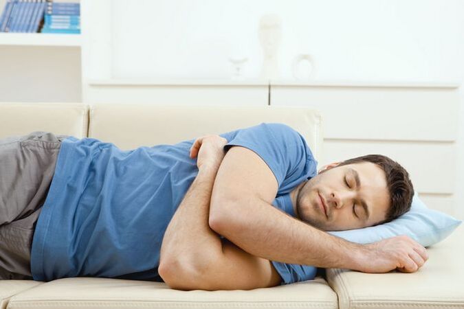Postur tubuh yang tidak nyaman saat tidur menjadi penyebab nyeri pinggang